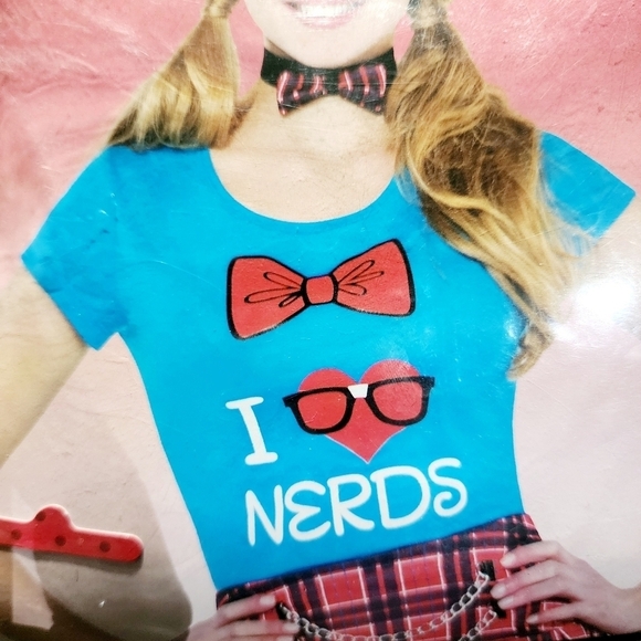 Geek Chic "I Love Nerds" T-Shirt Women's One's Size Fits Most Halloween Costume - Picture 2 of 5